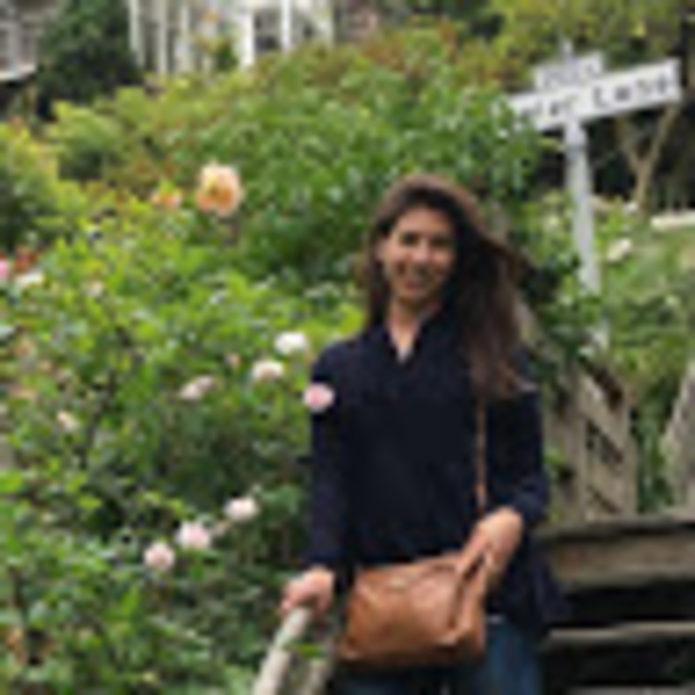 Meet your Posher, Luciana